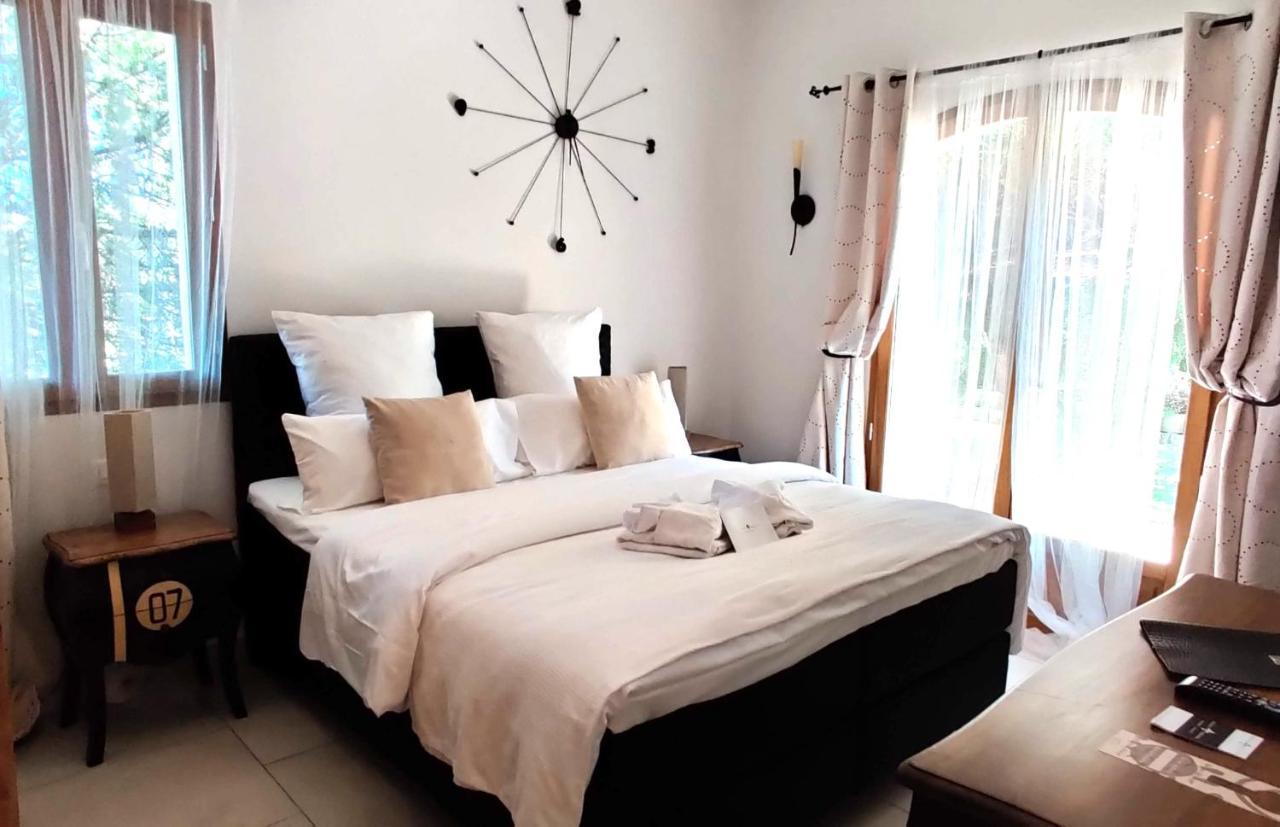 Maison Prestige Saint Tropez By Roberto Geissini Grimaud Extérieur photo