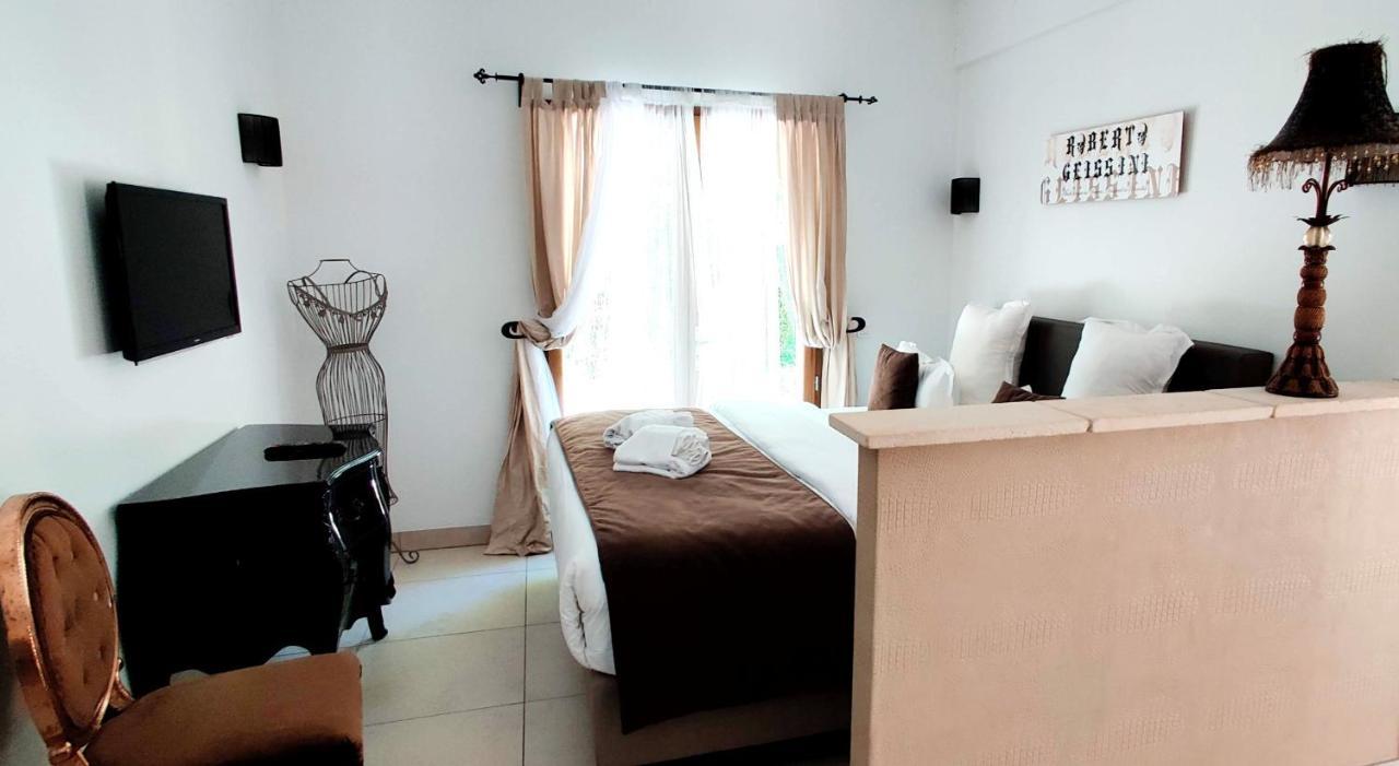Maison Prestige Saint Tropez By Roberto Geissini Grimaud Extérieur photo