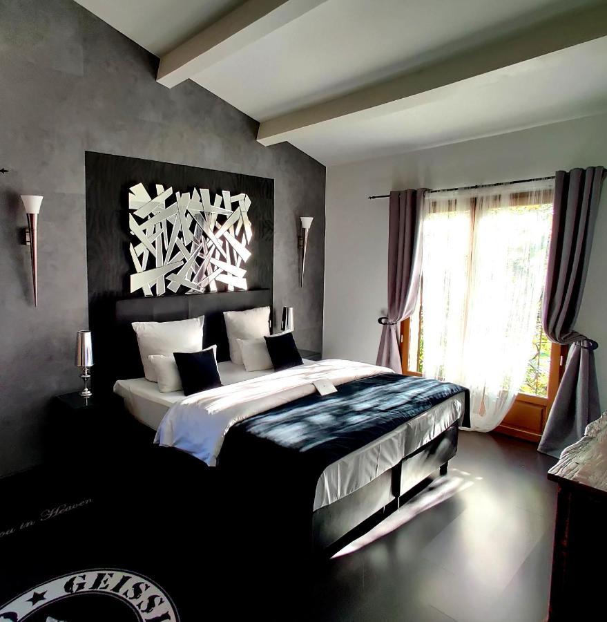Maison Prestige Saint Tropez By Roberto Geissini Grimaud Extérieur photo